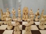 Chess Set: Ash Wood Chess Board "Leaves" + chess pieces "Battle of Thrones" - Image 3