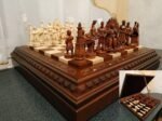 Exclusive chess set: carved ash board with velvet storage + 32 pieces Game of Thrones