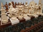 Wooden Chess set: Chess Board “Waves of Aspiration” + chess pieces "Game of Thrones" - Image 3