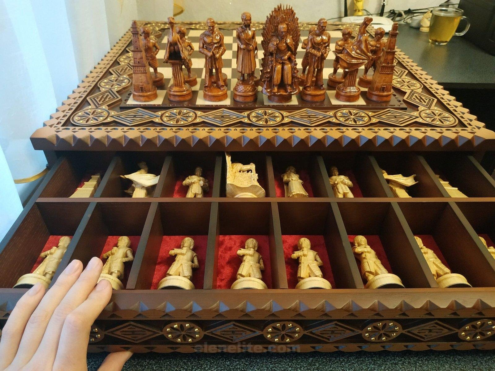 il_fullxfull.3629580245_h3rx-scaled-1.jpg chess set: carved ash board with two storage drawers + collectible pieces Game of Thrones