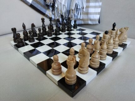 Classic Chess set: Glossy Chess Board "Black & White" + pieces "Elite"