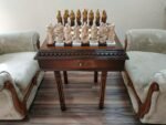 Chess Set: Chess Table "Battle for Kings" with 2 Drawers, Super glossy finish + glossy pieces "Knights" - Image 3