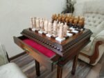 Chess Set: Chess Table "Battle for Kings" with 2 Drawers, Super glossy finish + glossy pieces "Knights" - Image 4