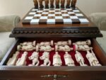 Chess Set: Chess Table "Battle for Kings" with 2 Drawers, Super glossy finish + glossy pieces "Knights" - Image 6