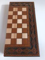 Folding Chess Board 3 in 1: Chess, Checkers and Backgammon - Image 7
