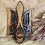 Wall decor Folk Ukrainian Art Style , wooden panel Coat of arms of Ukraine, Trident Gold & Black color. Ukrainian Tryzub. Handmade carving - Image 2