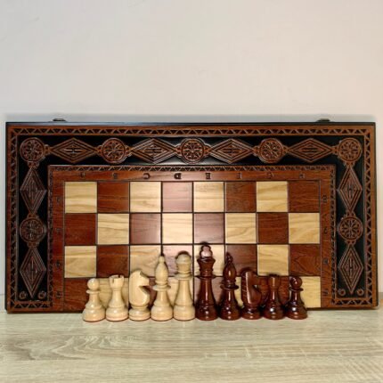 Wooden Chess set: Folding Board with Velvet-lined Storage + pieces "Staunton"