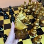 Large Chess pieces "Classic DeLuxe" Black & Gold, super glossy - Image 3