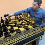 Large Chess pieces "Classic DeLuxe" Black & Gold, super glossy