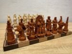 Magnetic Chess set: Glossy chess board + magnetic pieces "Battle of Thrones"+"Knights" - Image 5